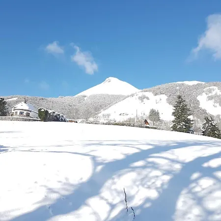Avec Vue Panoramique Sur Le Plomb Du Cantal شاليه Saint-Jacques-des-Blats