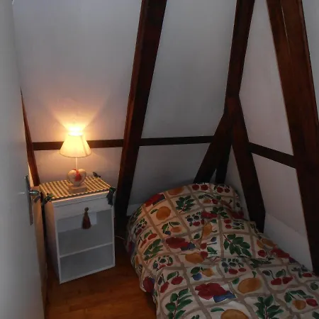 Avec Vue Panoramique Sur Le Plomb Du Cantal شاليه