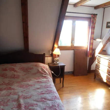 Avec Vue Panoramique Sur Le Plomb Du Cantal