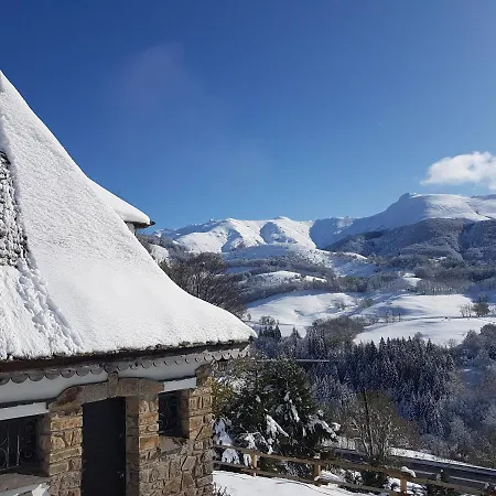 شاليه Avec Vue Panoramique Sur Le Plomb Du Cantal