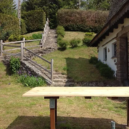 شاليه Avec Vue Panoramique Sur Le Plomb Du Cantal *