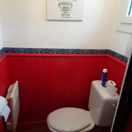 Avec Vue Panoramique Sur Le Plomb Du Cantal شاليه