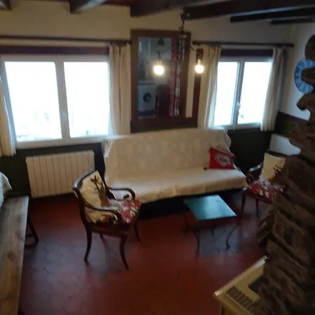 شاليه Avec Vue Panoramique Sur Le Plomb Du Cantal