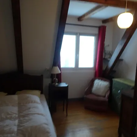 Avec Vue Panoramique Sur Le Plomb Du Cantal *